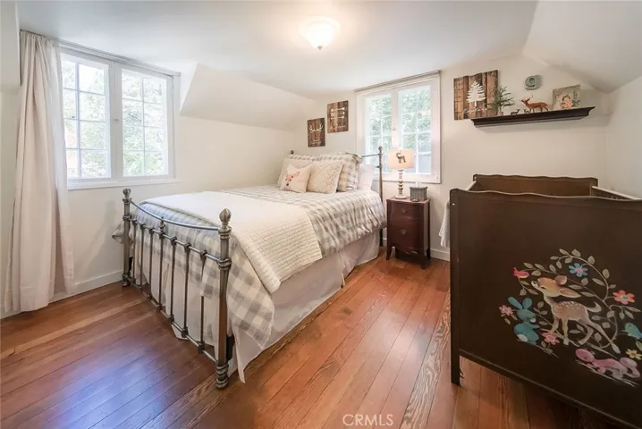 327 Sunset Drive, Lake Arrowhead, California 92352