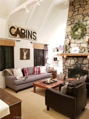 327 Sunset Drive, Lake Arrowhead, California 92352