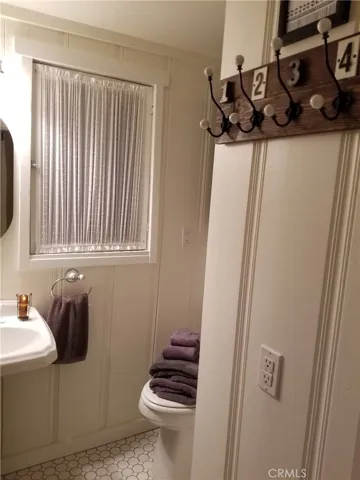 327 Sunset Drive, Lake Arrowhead, California 92352