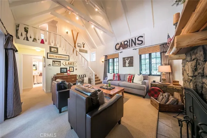 327 Sunset Drive, Lake Arrowhead, California 92352
