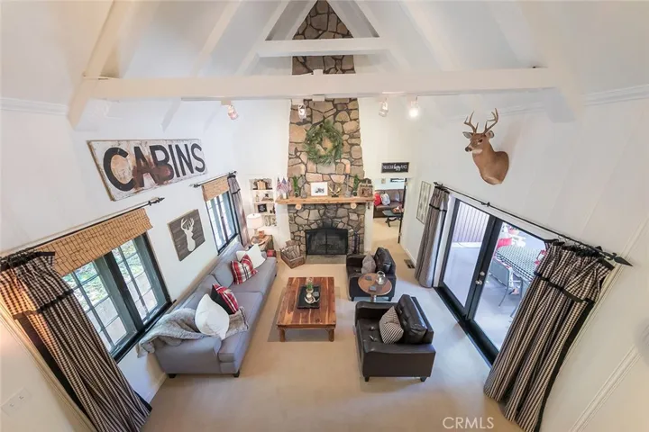 327 Sunset Drive, Lake Arrowhead, California 92352