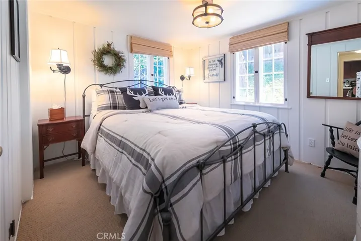 327 Sunset Drive, Lake Arrowhead, California 92352