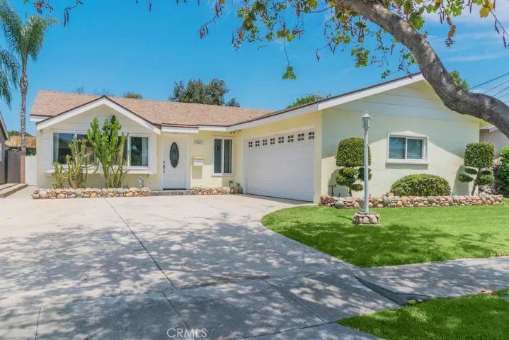 20407 Sylvanwood Avenue, Lakewood, California 90715