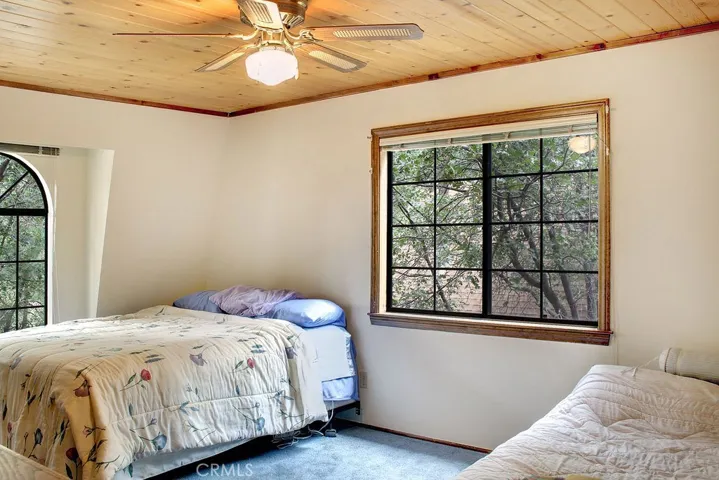 764 Moreno Lane, Sugarloaf, California 92386