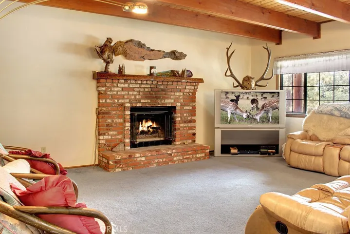 764 Moreno Lane, Sugarloaf, California 92386