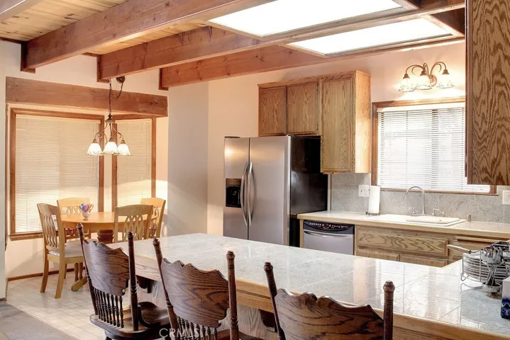 764 Moreno Lane, Sugarloaf, California 92386