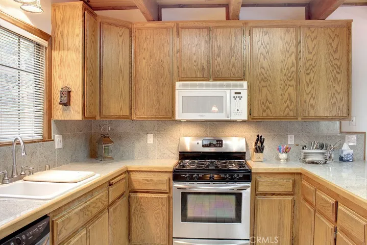 764 Moreno Lane, Sugarloaf, California 92386