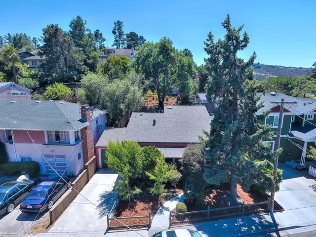 2667 San Carlos Avenue, San Carlos, California 94070
