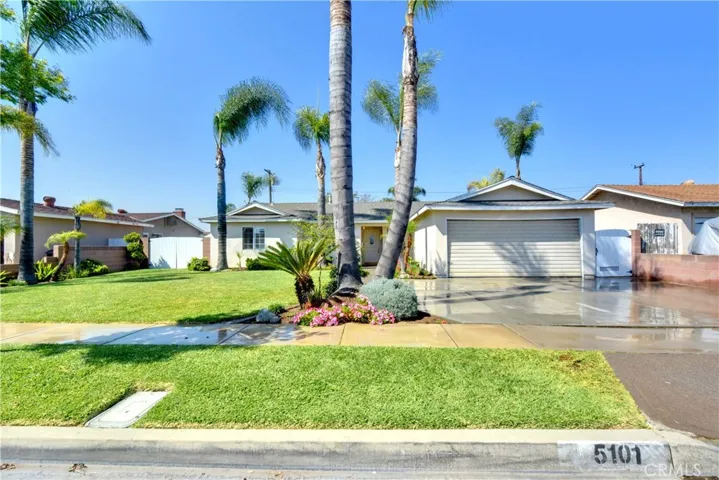 Front yard with great curb appeal