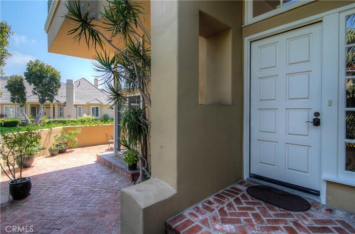 19446 Mountainview Lane, Huntington Beach, California 92648