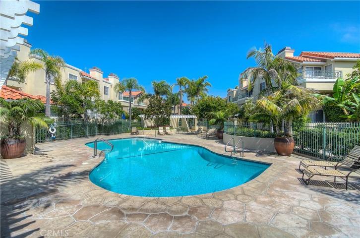 19446 Mountainview Lane, Huntington Beach, California 92648