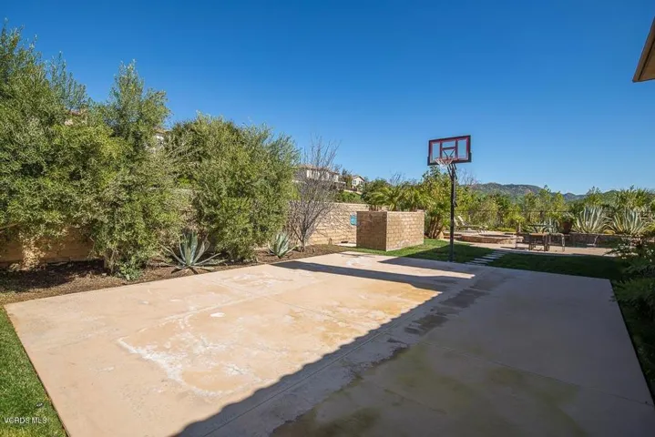 Basketball/Sport Court