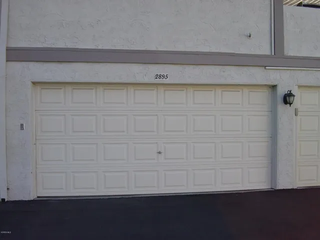 2895 Instone Court 001