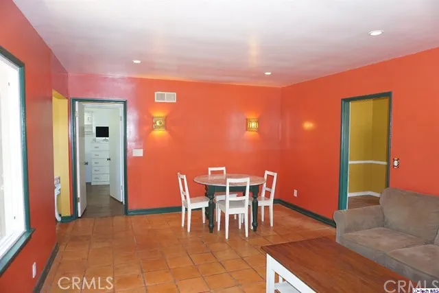 6844 Orion Avenue, Van Nuys, California 91406