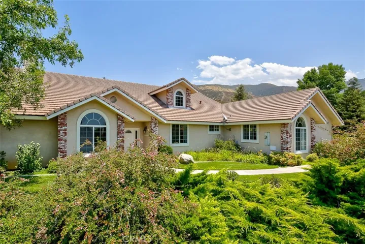 North Bench property on over 1 acre!