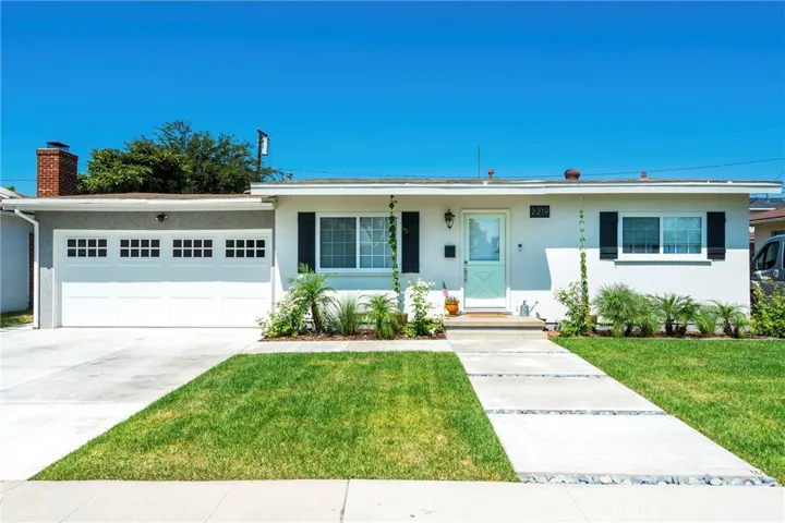 2219 Albury Avenue, Long Beach, California 90815