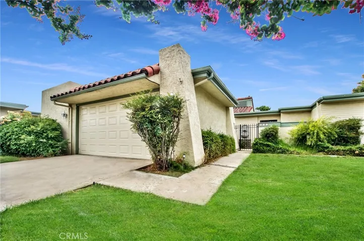 417 Champlain Drive, Claremont, California 91711