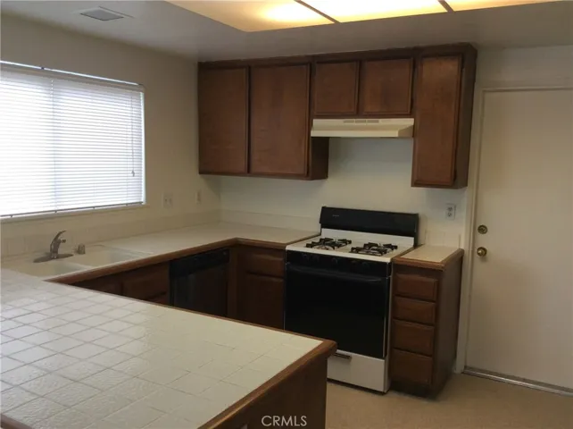 4 Country Ridge Road, Phillips Ranch, California 91766