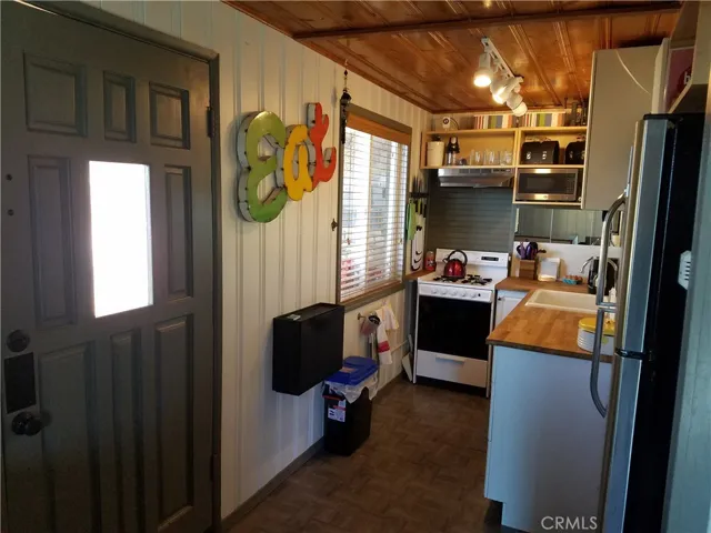 30985 Old City Creek Road, Running Springs, California 92382