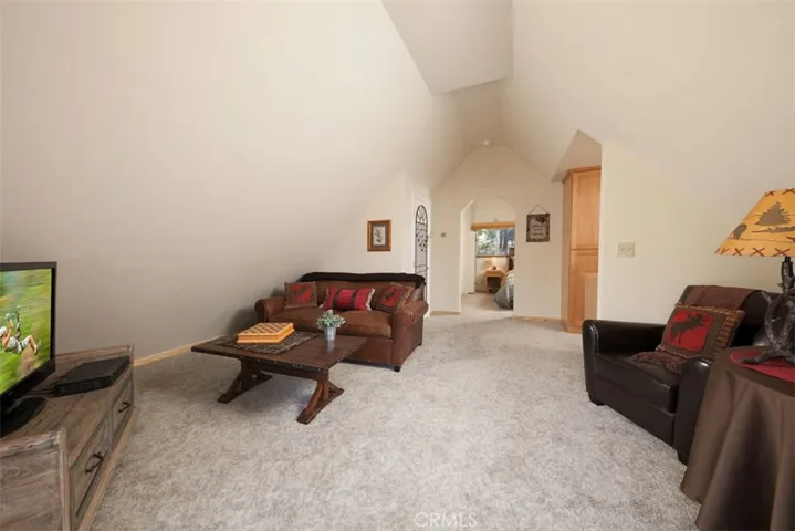 507 Blue Jay Road, Big Bear, California 92315