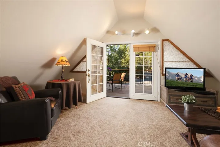 507 Blue Jay Road, Big Bear, California 92315