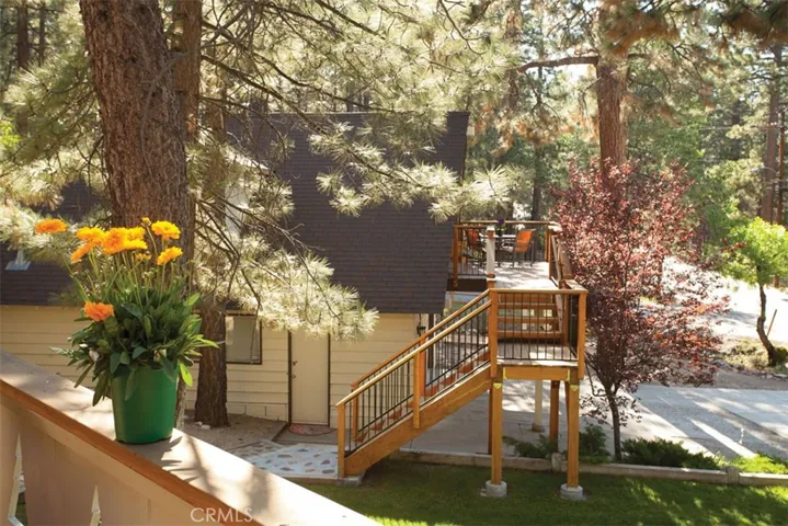507 Blue Jay Road, Big Bear, California 92315
