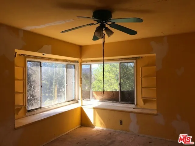 5900 Winnetka Avenue, Woodland Hills, California 91367