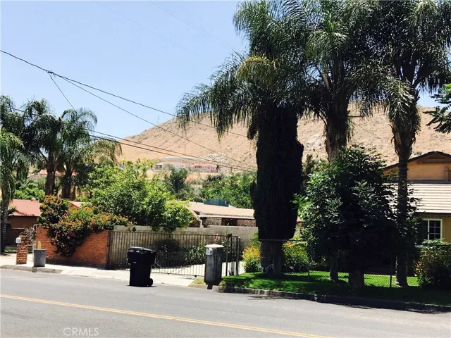 11917 Pepper Street, Bloomington, California 92316