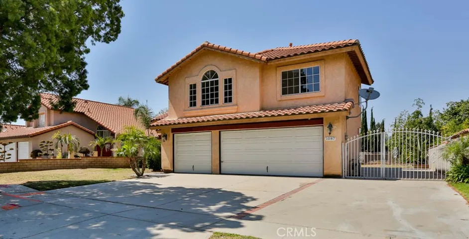 1087 Tanford, Corona CA 92879. 5 bedroom, 3 Bath, 3 Car Garage, RV Parking