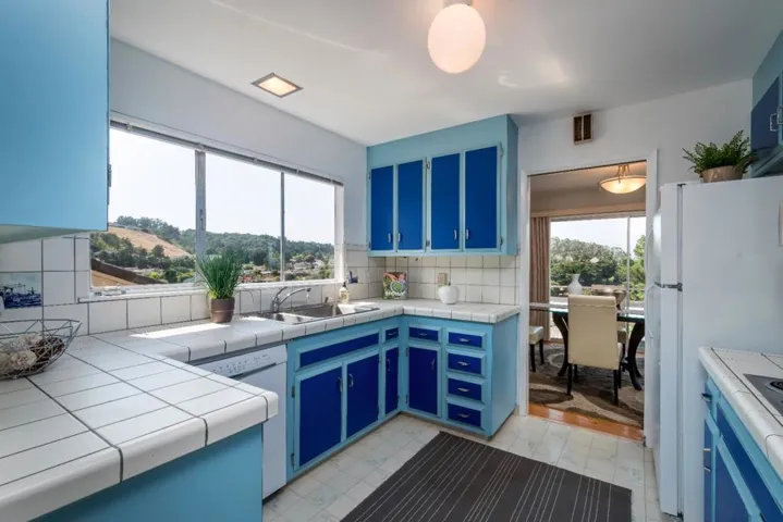 1090 Ahwahnee Drive, Millbrae, California 94030