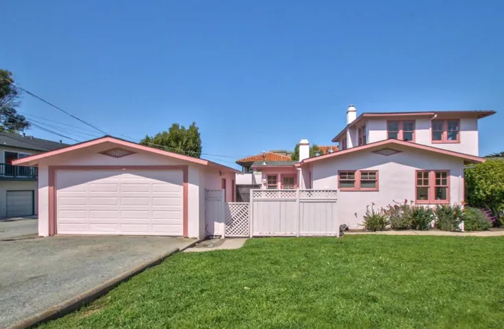 200 1st Street, Pacific Grove, California 93950