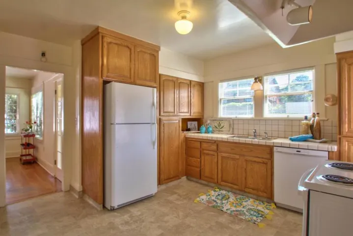 200 1st Street, Pacific Grove, California 93950