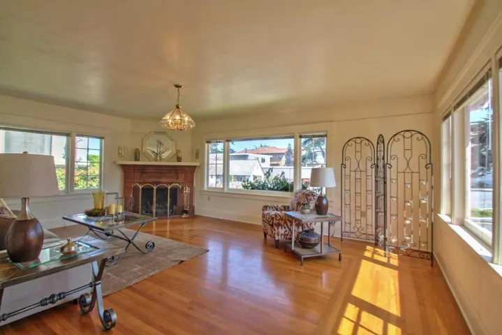 200 1st Street, Pacific Grove, California 93950