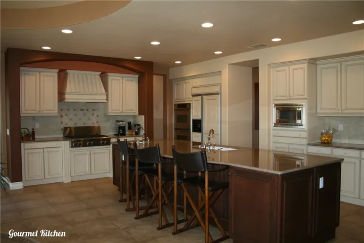 11965 Lamplighter Lane, Oak Hills, California 92344