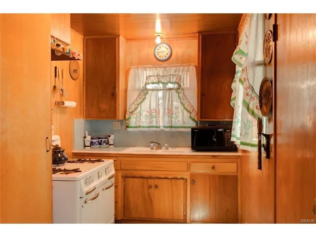 348 Greenspot Boulevard, Big Bear, California 92314