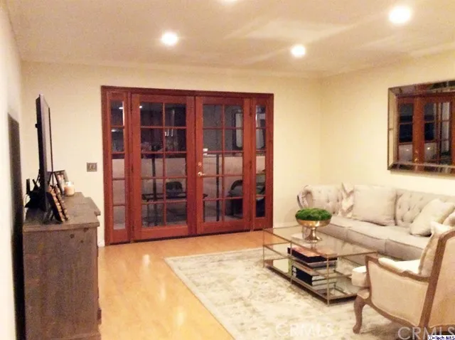330 N Jackson Street, Glendale, California 91206