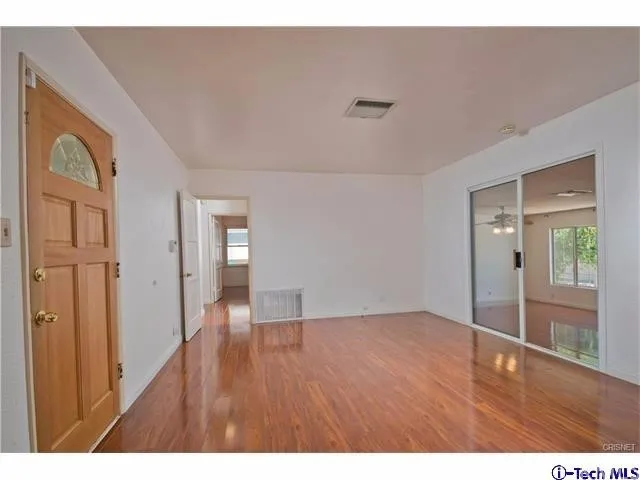 6152 Topeka Drive, Tarzana, California 91335