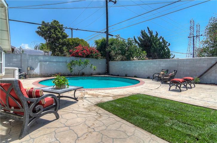 10232 Pua Drive, Huntington Beach, California 92646