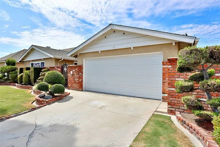 5551 Richmond Avenue, Garden Grove, California 92845
