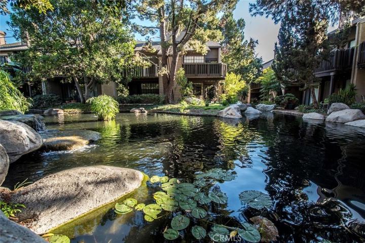 2526 W Macarthur Boulevard Unit J, Santa Ana, California 92704