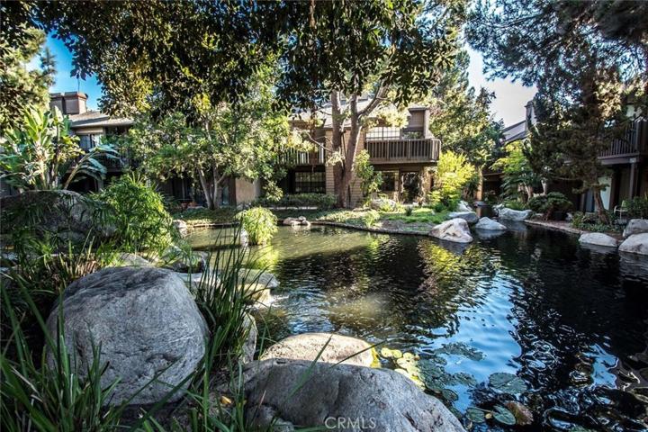 2526 W Macarthur Boulevard Unit J, Santa Ana, California 92704