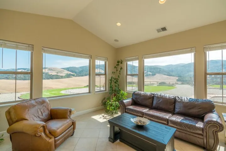 979 Via Rodriguez, San Juan Bautista, California 95045