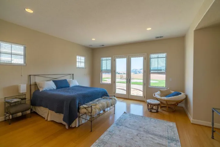 979 Via Rodriguez, San Juan Bautista, California 95045