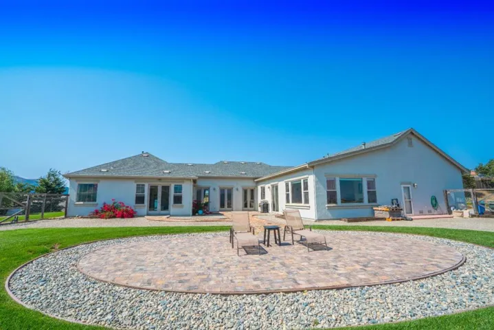 979 Via Rodriguez, San Juan Bautista, California 95045