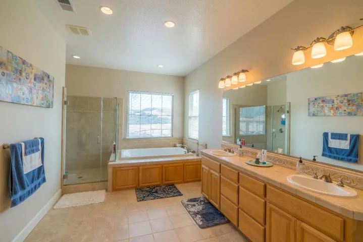 979 Via Rodriguez, San Juan Bautista, California 95045