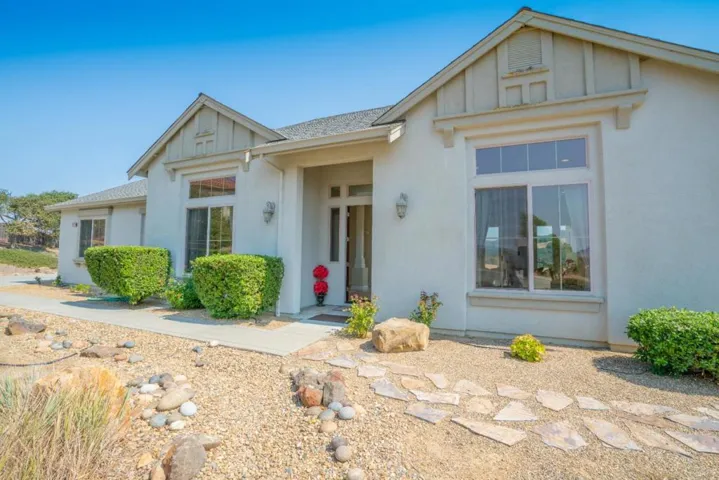 979 Via Rodriguez, San Juan Bautista, California 95045