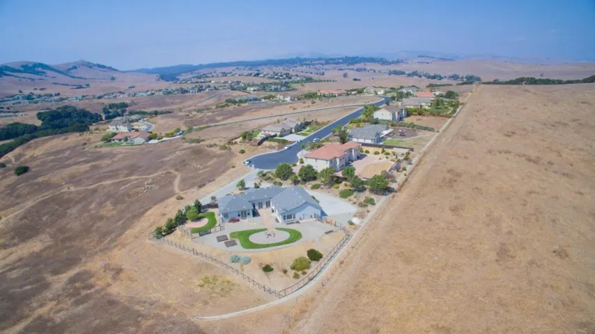 979 Via Rodriguez, San Juan Bautista, California 95045
