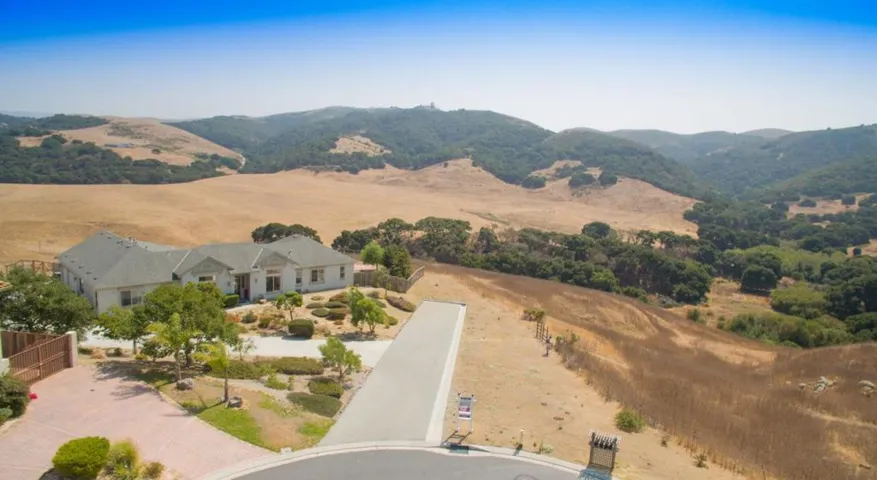 979 Via Rodriguez, San Juan Bautista, California 95045