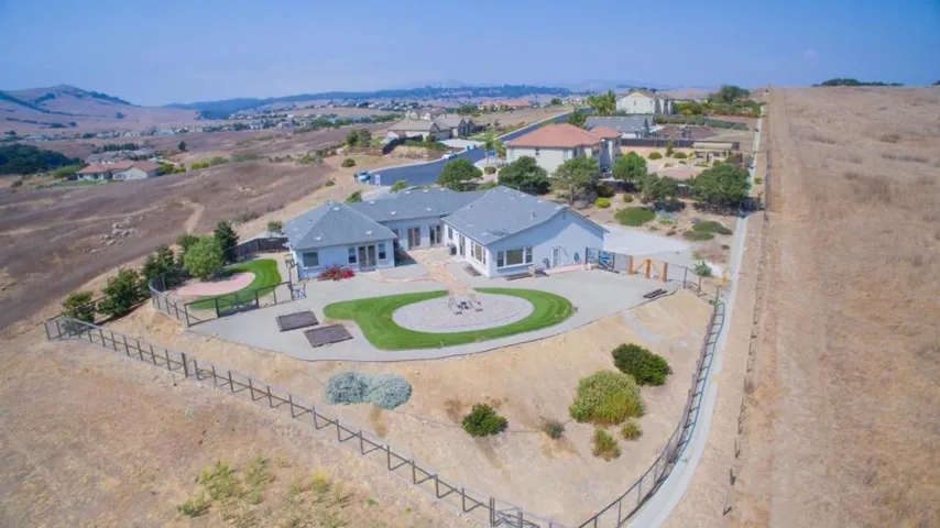 979 Via Rodriguez, San Juan Bautista, California 95045