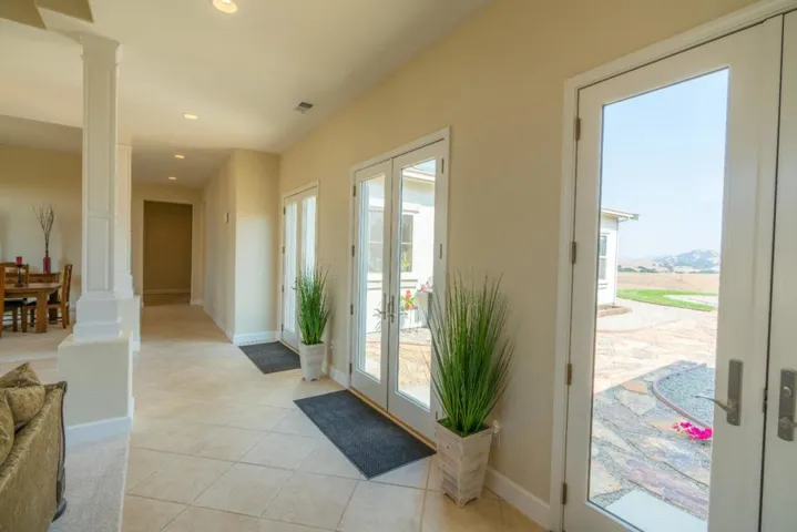 979 Via Rodriguez, San Juan Bautista, California 95045